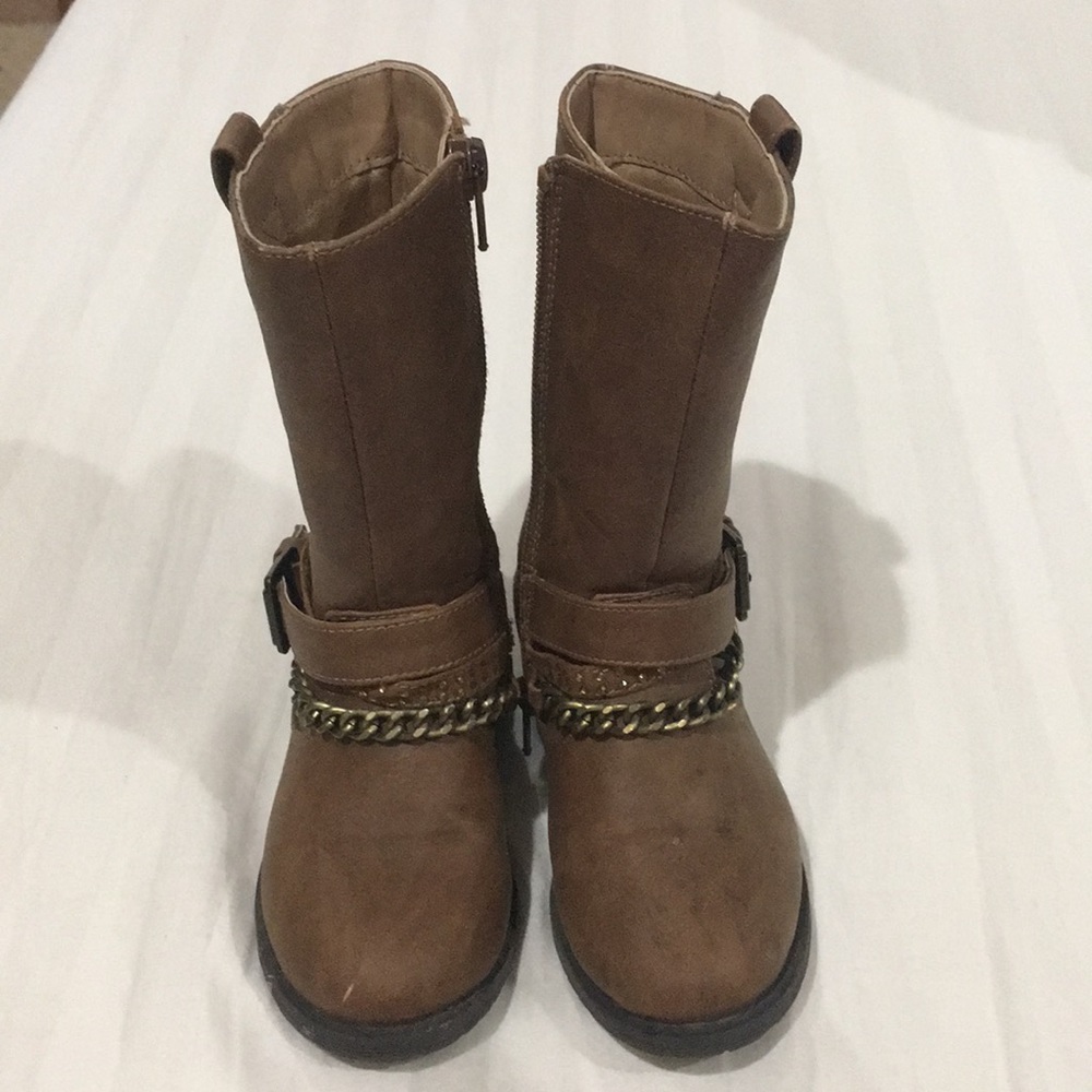 Kenneth Cole Reaction Toddler size 8